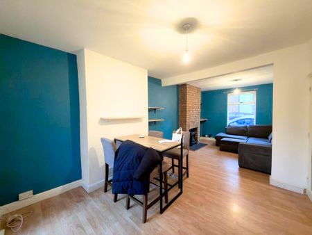 3 bedroom terraced house to rent - Photo 3