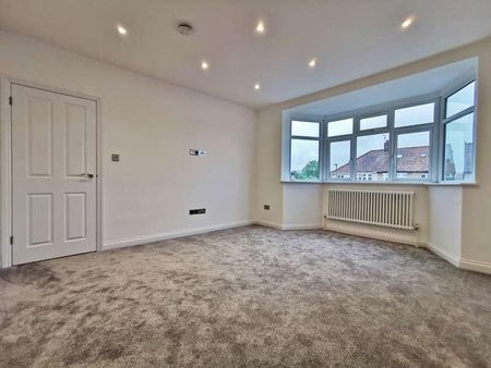 Sefton Avenue, Mill Hill, NW7 - Photo 3