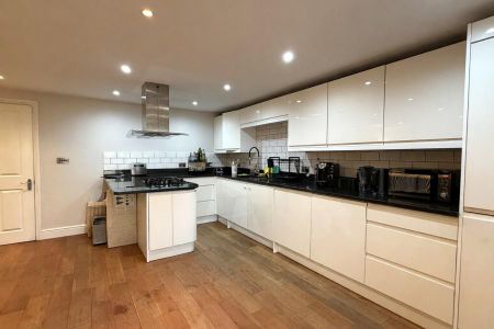 2 bedroom apartment to rent - Photo 5