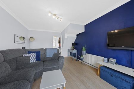 2 bedroom terraced house to rent - Photo 3