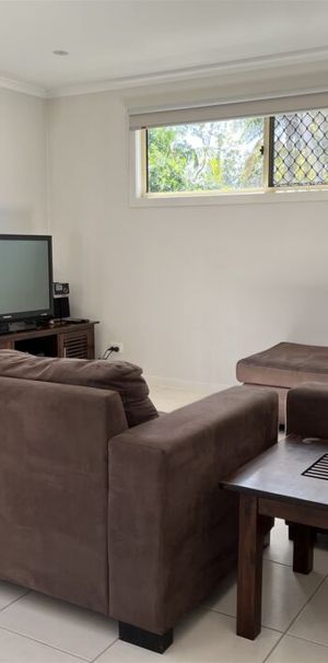 2 bedroom furnished unit ready to go! - Photo 1