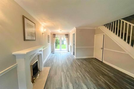 2 Bedroom Mews To Let - Photo 2