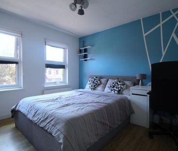 4 bedroom semi-detached house to rent - Photo 6