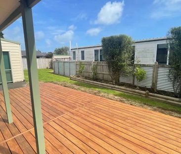 Tidy 3 Bedroom House - Photo 4