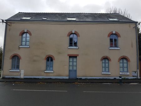 Location Appartement 3 pièces 60m² SABLE SUR SARTHE 72300 - Photo 2