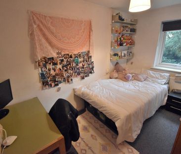 7 Bed Terraced House, Hillside Court, RG1 - Photo 4