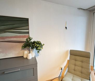 Möbliert - Schöne Wohnung mit Balkon in zentraler Lage - Photo 1