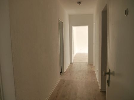 Schöne 3-Zimmer-Wohnung mit Tageslichtbad und Balkon in Hanau-Großauheim zu vermieten - Foto 2