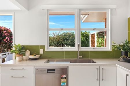 Great Family Home - Otumoetai - Photo 4