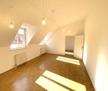 Wohnen im Adlerhof (1070 Wien)! 2-Zimmer DG Wohnung mit Lift zu ver... - Foto 2