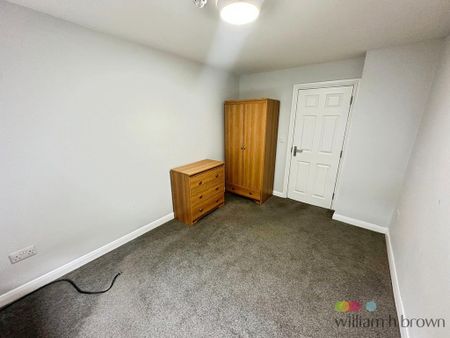 6 bedroom detached house to rent - Photo 5