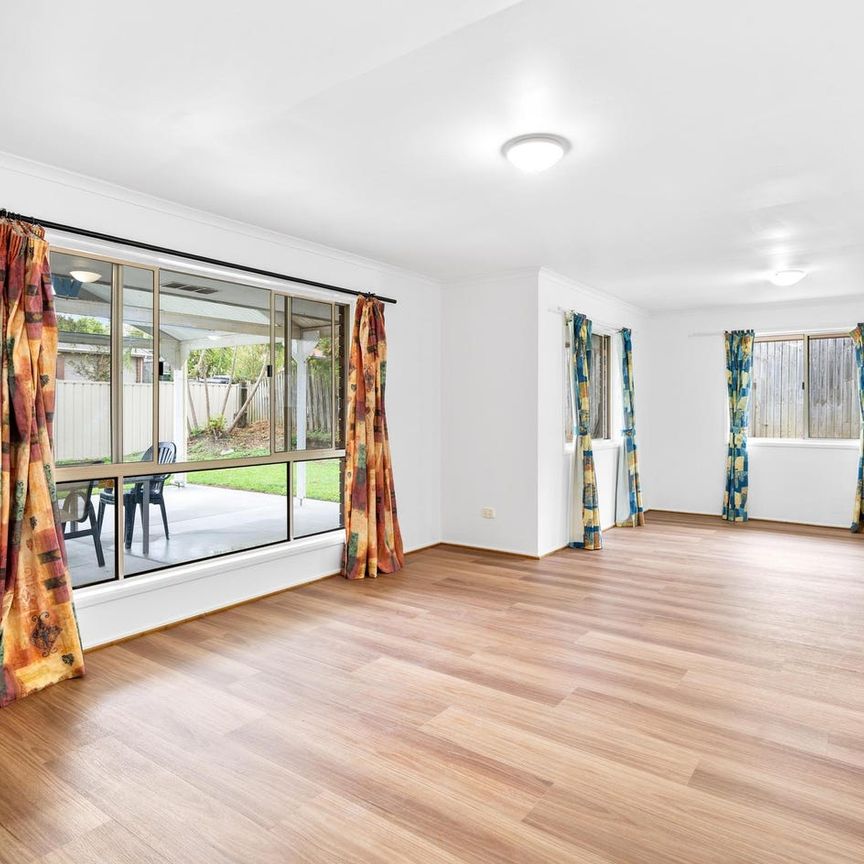 LET'S TALK – Modern Family Living in Riverhills. - Photo 1