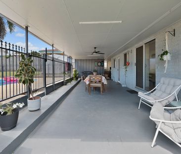 Brick home with huge entertainment area and pool - Photo 2