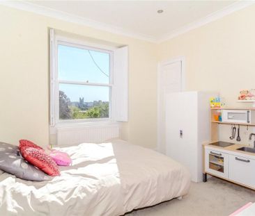 3 bedroom maisonette to rent - Photo 2