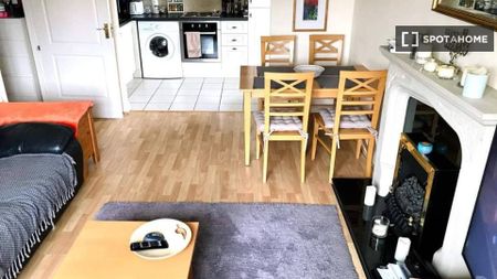 Room for rent in 2-bedroom apartment in Kilgobbin, Dublin - Photo 3