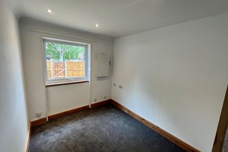 Gorse Close - Photo 2