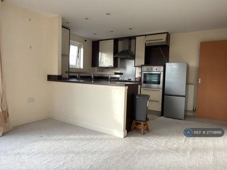 2 bedroom flat to rent - Photo 4