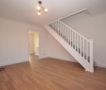 2 bedroom semi-detached house to rent - Photo 2