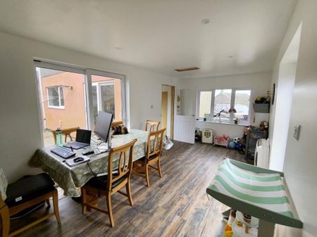 3 bedroom detached house to rent - Photo 4