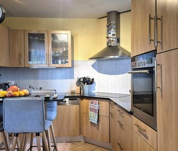 Splendid 6-room apartment with parking space and various outbuildings - Photo 3