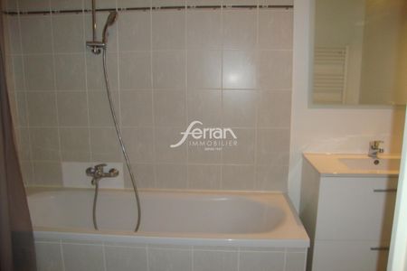Location Appartement 3 pièces 66m² DRAGUIGNAN 83300 - Photo 4