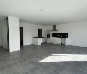 Location Maison 4 pièces 95m² NIORT 79000 - Photo 3