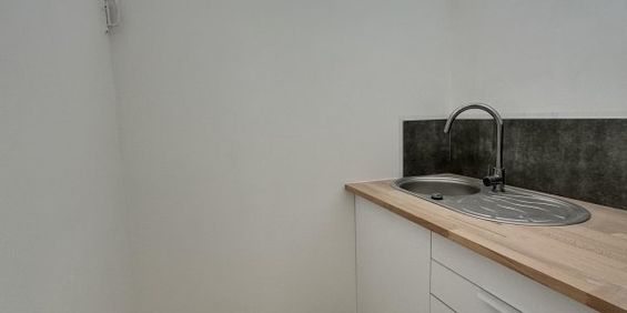 Location / Studio - Photo 3