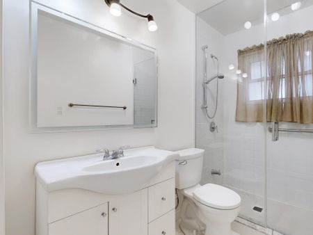 For Lease - 25 Mid Pines Road, Toronto, Ontario - Photo 5