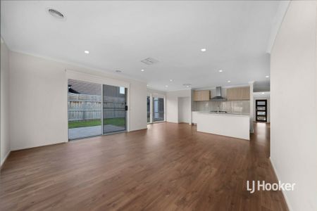 69 Alfred Road, Werribee VIC, Belconnen - Photo 3