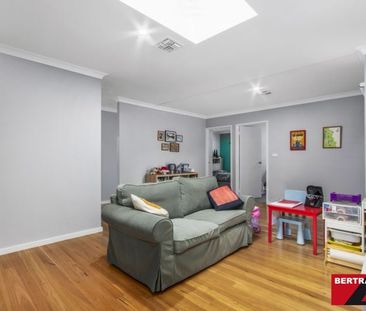 This home has a real "Wow" factor, plus solar! - Photo 1