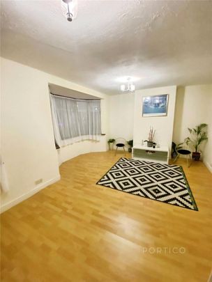 3 bedroom flat to rent - Photo 1