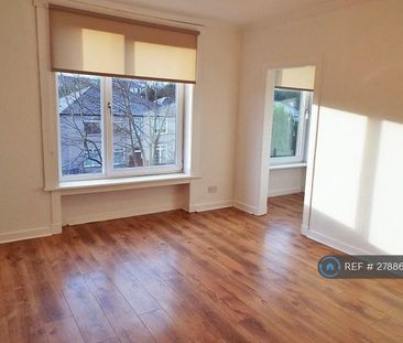 3 bedroom flat to rent - Photo 4