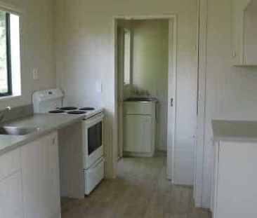 Tidy Three Bedroom Home In Hillcrest - Photo 3