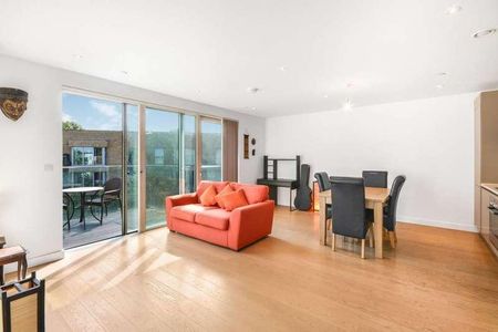Tyler Court, New Paragon Walk, London, Se, Elephant And Castle, SE17 - Photo 2