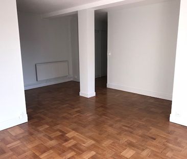 Location Appartement 1 pièce 43m² - Photo 2