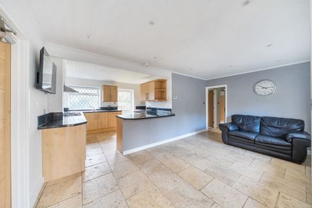 3 bedroom bungalow to rent - Photo 2