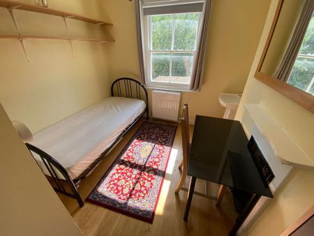 5 bedroom end of terrace house to rent - Photo 2