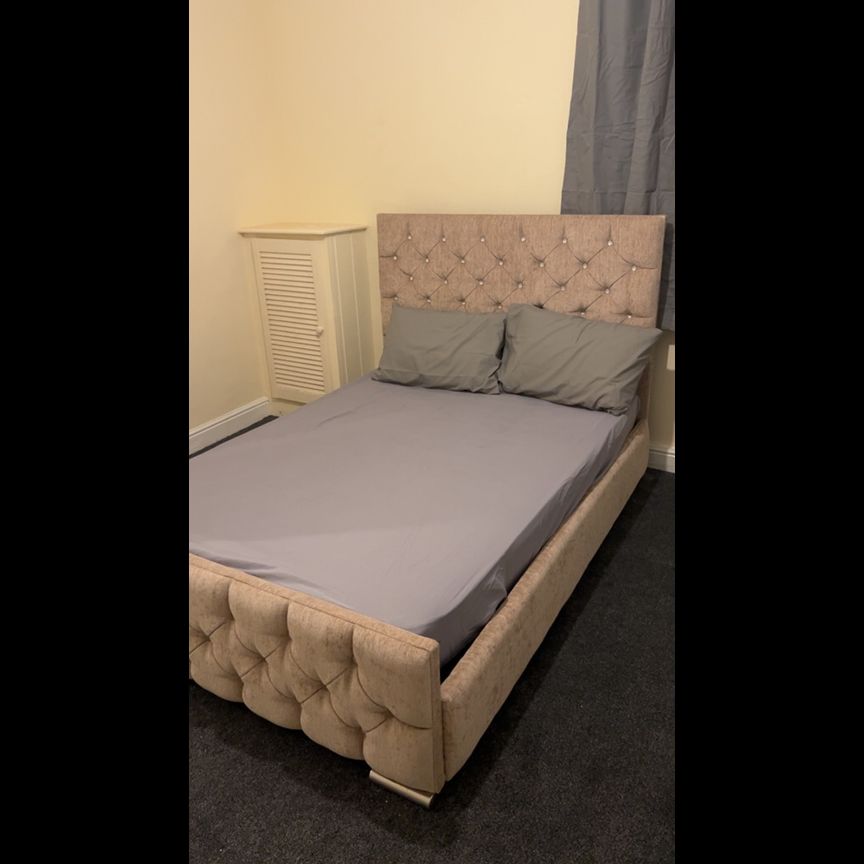 Room in a Shared House, York Road, LS9 - Photo 1