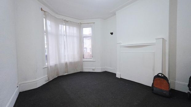 4 bedroom terraced house to rent - Photo 1