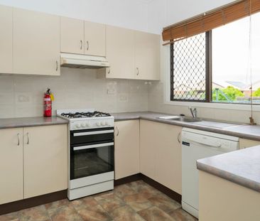 Don't miss out on this! Rare 5-bedroom home - Photo 6