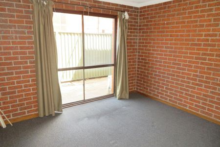 SHORT STROLL TO CBD! - Photo 2