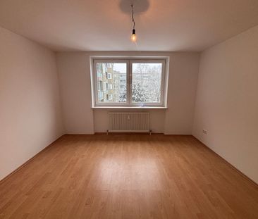 Schöne, helle 2- Zimmer Wohnung mit Tageslichtbad und Balkon im Uni... - Photo 6