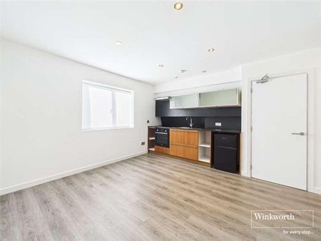 Shaftesbury Avenue, Kenton, Harrow, HA3 - Photo 2