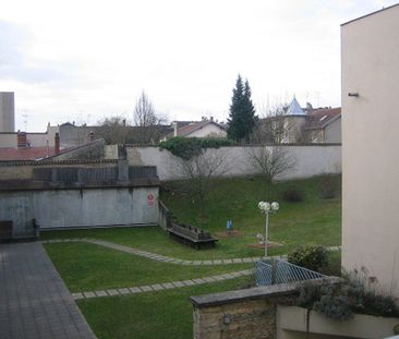 Location Appartement 1 pièce 27m² - Photo 3