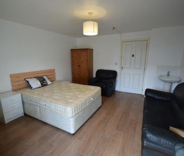 5 bedroom terraced house to rent - Photo 4