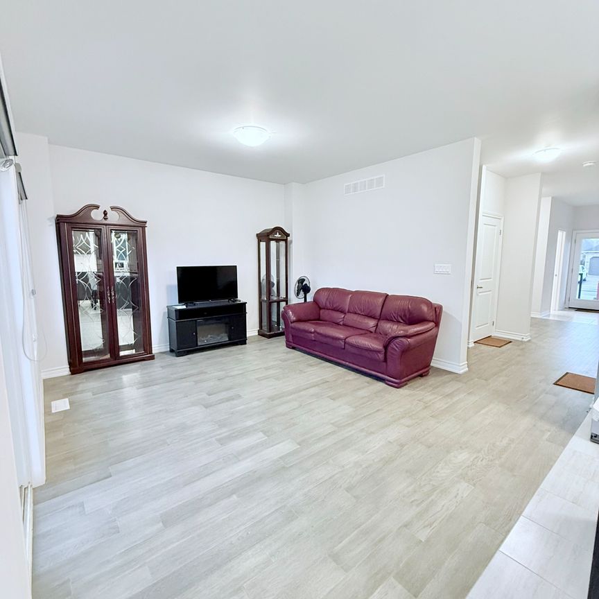 For Lease - 3243 DOMINION Road, Fort Erie, Ontario - Photo 1