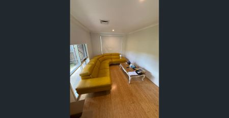 FANTASTIC FAMILY HOME IN PRIME LOCATION - Photo 2