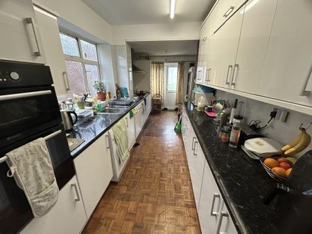House share to rent - Photo 4