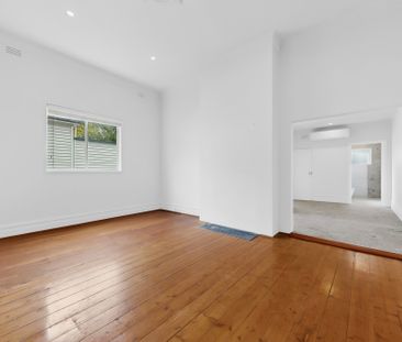 35 Finlay Street, Albert Park VIC 3206 - House For Rent | Domain - Photo 6