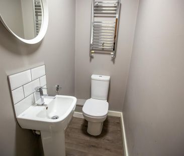 1 bedroom in a house share to rent - Photo 6